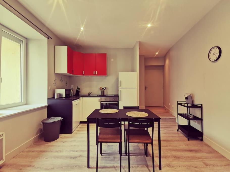 Vienne: Appartement Au Coeur Du Centre Historique เวียน ภายนอก รูปภาพ
