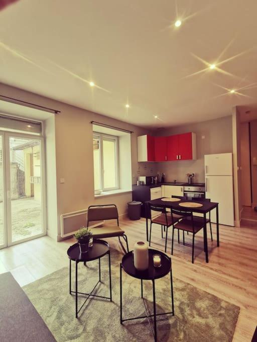 Vienne: Appartement Au Coeur Du Centre Historique เวียน ภายนอก รูปภาพ