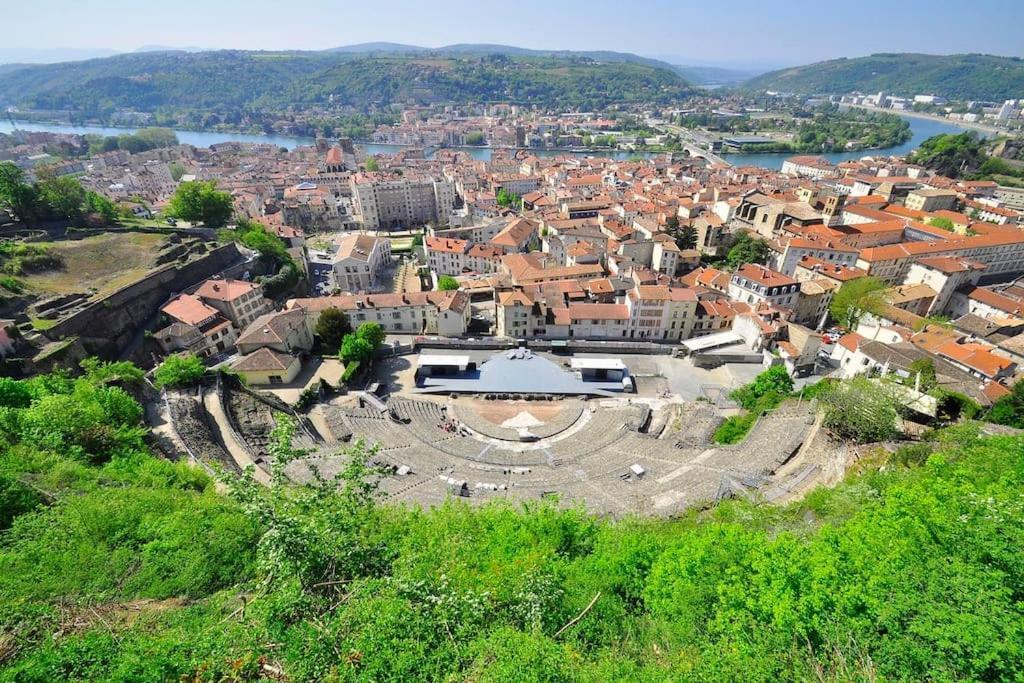 Vienne: Appartement Au Coeur Du Centre Historique เวียน ภายนอก รูปภาพ