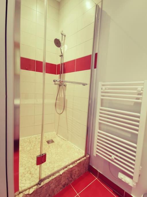 Vienne: Appartement Au Coeur Du Centre Historique เวียน ภายนอก รูปภาพ